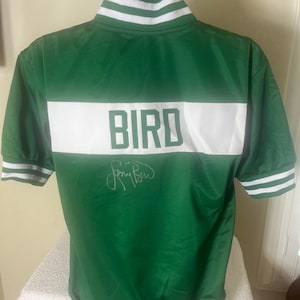 Larry Bird autografou a jaqueta de aquecimento do Celtics JSA COA junto com o holograma de Bird