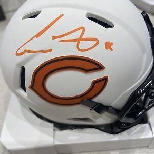 Cole Kmet a signé un mini-casque autographié des Chicago Bears de la NFL avec l’authentification holographique de Beckett