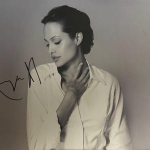 Angelina Jolie autographed signed 11 x 14 photo picture PSA Authenticated