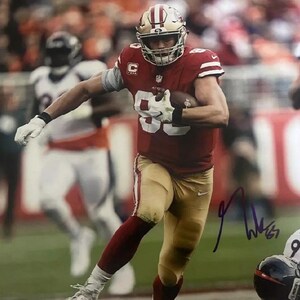 Foto autografiada de 11 x 14 firmada por George Kittle, autenticada por Beckett