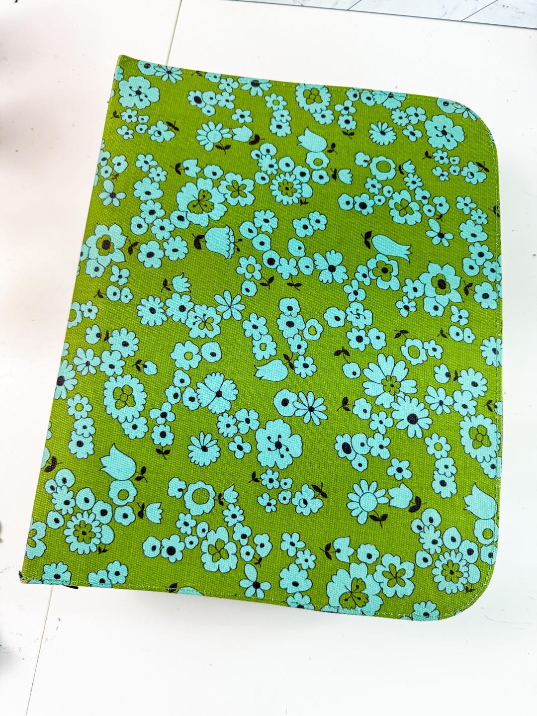 Retro Sewing Binder and Vintage Thread - Etsy