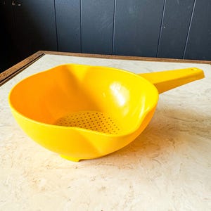 Yellow Tupperware Colander Strainer