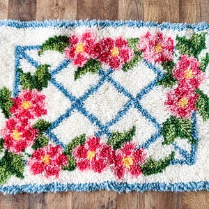 Vintage floral latch hook rug
