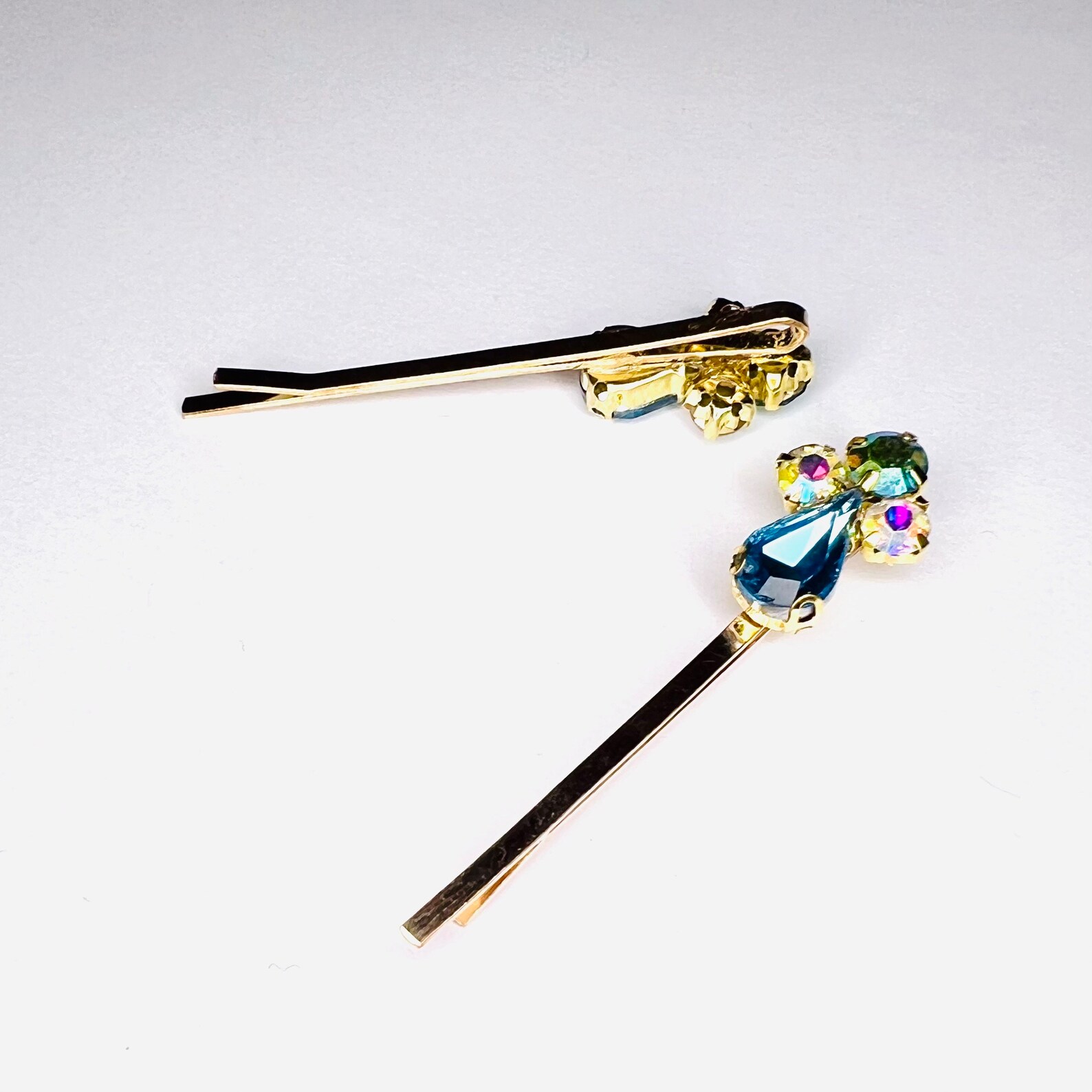 Turquoise Blue Teardrop Iridescent Jeweled Vintage Style Hair Pin