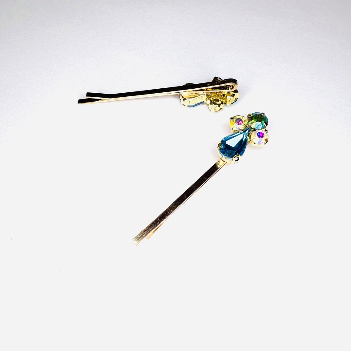 Turquoise Blue Teardrop Iridescent Jeweled Vintage Style Hair Pin