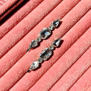 Silver Crystal Teardrop Bobby Pins – Sparkly Rhinestone Hair Clips, Elegant Hair Accessories for Weddings, Proms, or Gifts