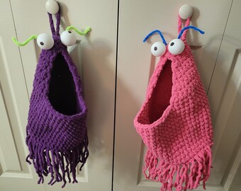 Cesta colgante para plantas con forma de alienígena Yip Yip