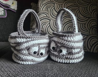 Crochet Mummy Halloween candy bag