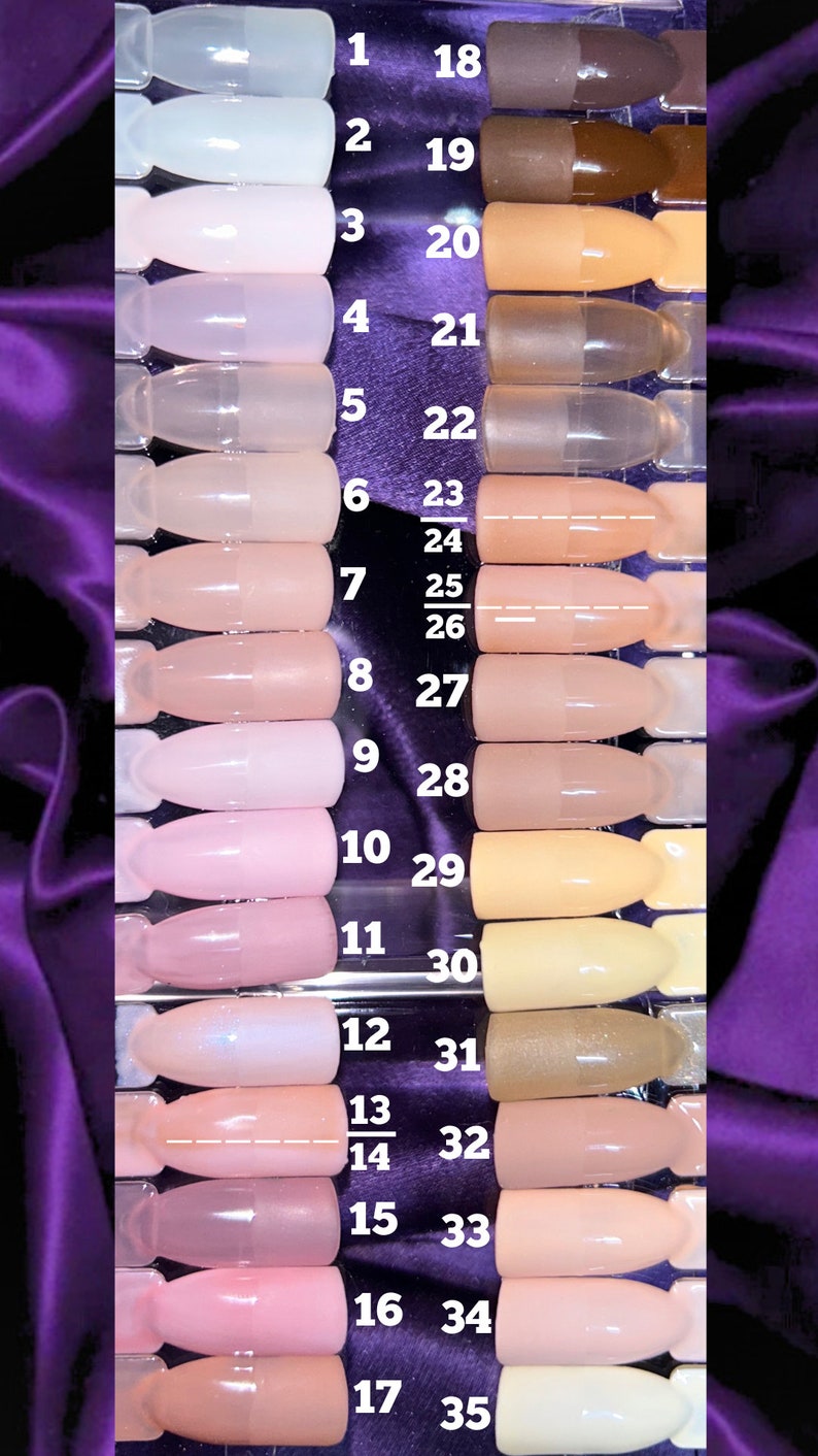 Puede incluir: Una carta de colores con 35 tonos diferentes de esmalte de u&ntilde;as. Los tonos van de transparente a rosa claro, melocot&oacute;n y beige.