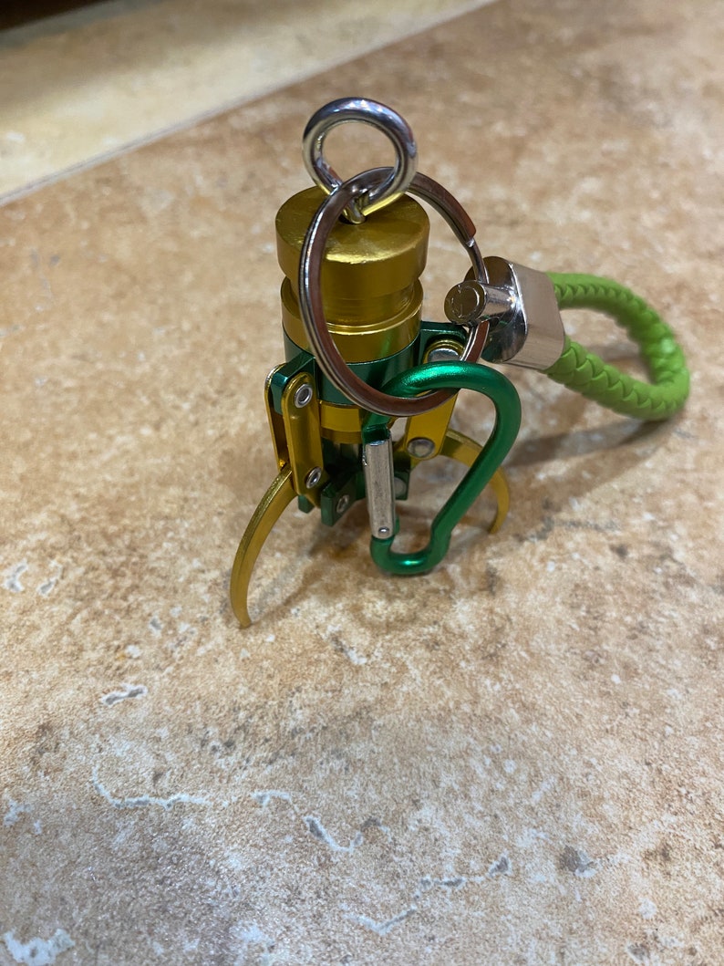 Mini Claw From Crane Machine Keychain - Etsy