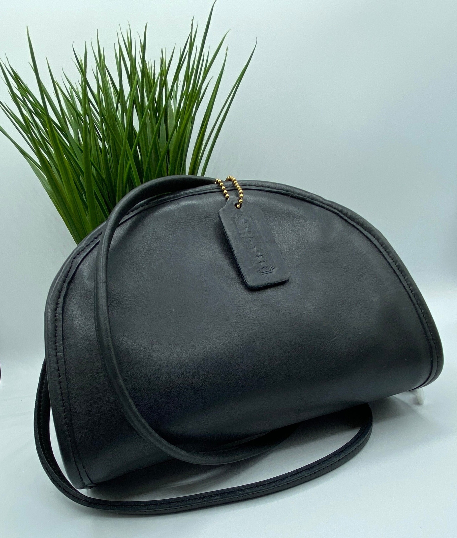 バッグ Old Coach HalfMoon Leather Bag Dark Navy Vintage Coach Navy Kimball Crossbody - Taco Bag - Etsy