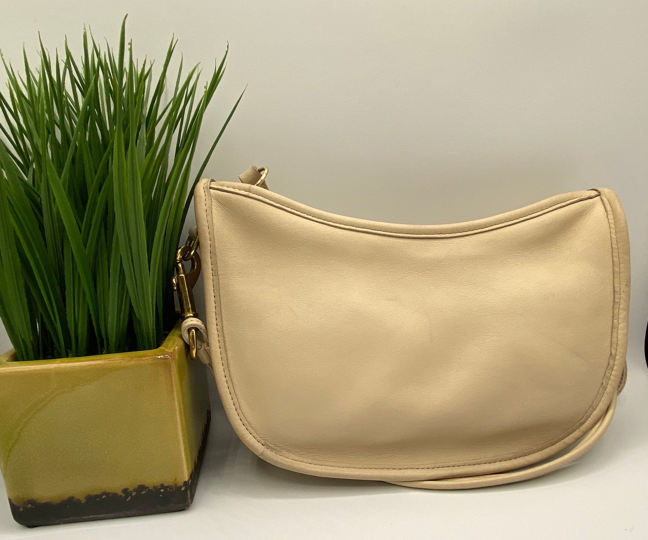 スイングコーチ　北國様 Vintage Coach Bone Swinger Bag - Etsy