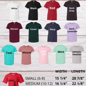 K&ouml;nnte beinhalten: Verschiedene Bella Canvas Unisex-Jugend-T-Shirts in Farben wie Wei&szlig;, Schwarz, Rot und Dunkelgrau. Das Bild zeigt Gr&ouml;&szlig;en- und Ma&szlig;angaben f&uuml;r jede Shirtgr&ouml;&szlig;e, von Small bis X-Large, mit Breiten von 38.7 cm bis 46.4 cm.