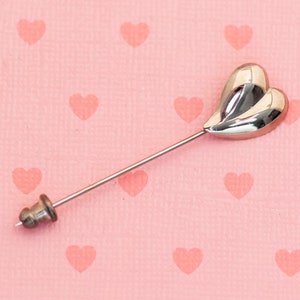 Vintage Silver Tone Cloudy Heart Lovely Stick Pin - X16