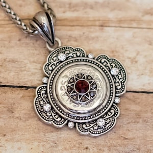 18 inch, Vintage Floral Circular Pendant Red Rhinestone Necklace - X27