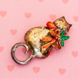 Vintage Adorable Christmas Cat Brooch - X8