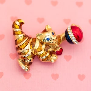 Vintage Playful Cat Red Ball Brooch - X6