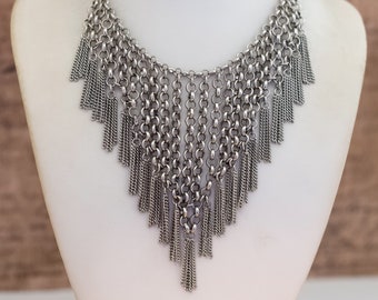 18 inch, Vintage Avant Garde Silver Tone Elegant Bib Necklace - X24