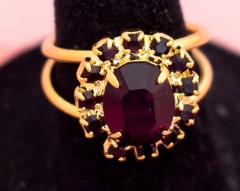 Vintage Art Deco Blood Ruby Oval Intricate Rhinestones Gold Tone Adjustable Ring Size 6