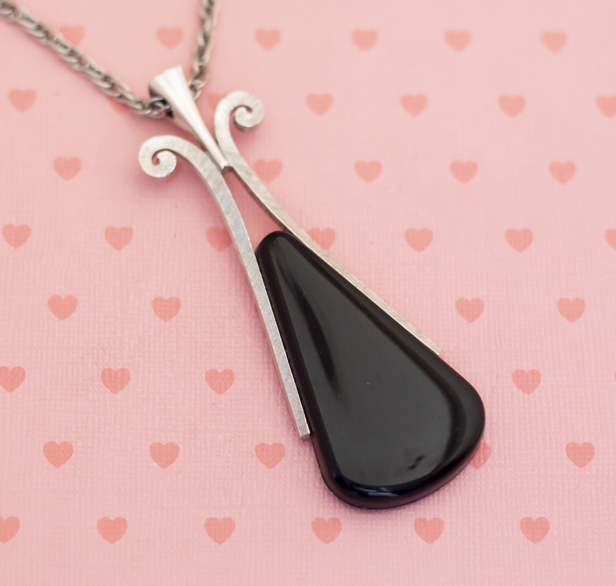 Vintage Unique Black Stylish Silver Tone Necklace 36 Inch by Avon