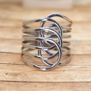 7 inch, Vintage Abstract Oval Wave Links Unique Silver Tone Hinge Bangle - XX9
