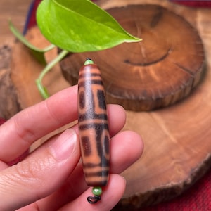 Tibetische Himmel und Erde Dzi Perle - 52.0 mm, alter Achat, natürliche Patina Energie