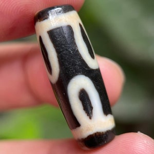 Dzi bead 6 eyes lotus pure dzi old material amulet pendant size 33*12mm tibetan dzi