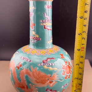 Chinese porcelain a hand painted dragon vase H 18cm
