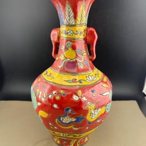 Chinesische Porzellanvase handgezeichnet rote Lotus Ente Höhe 22 cm