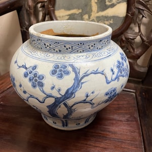Chinese porcelain blue white vase handrawn trees High 24cm