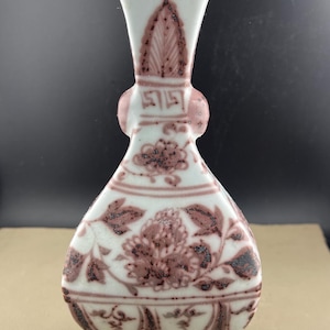 Chinese porcelain a reddish vase handrawn peony size H 20cm
