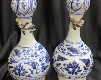 Jarrón de porcelana china azul y blanco con peonía dibujada a mano Alto 29 cm