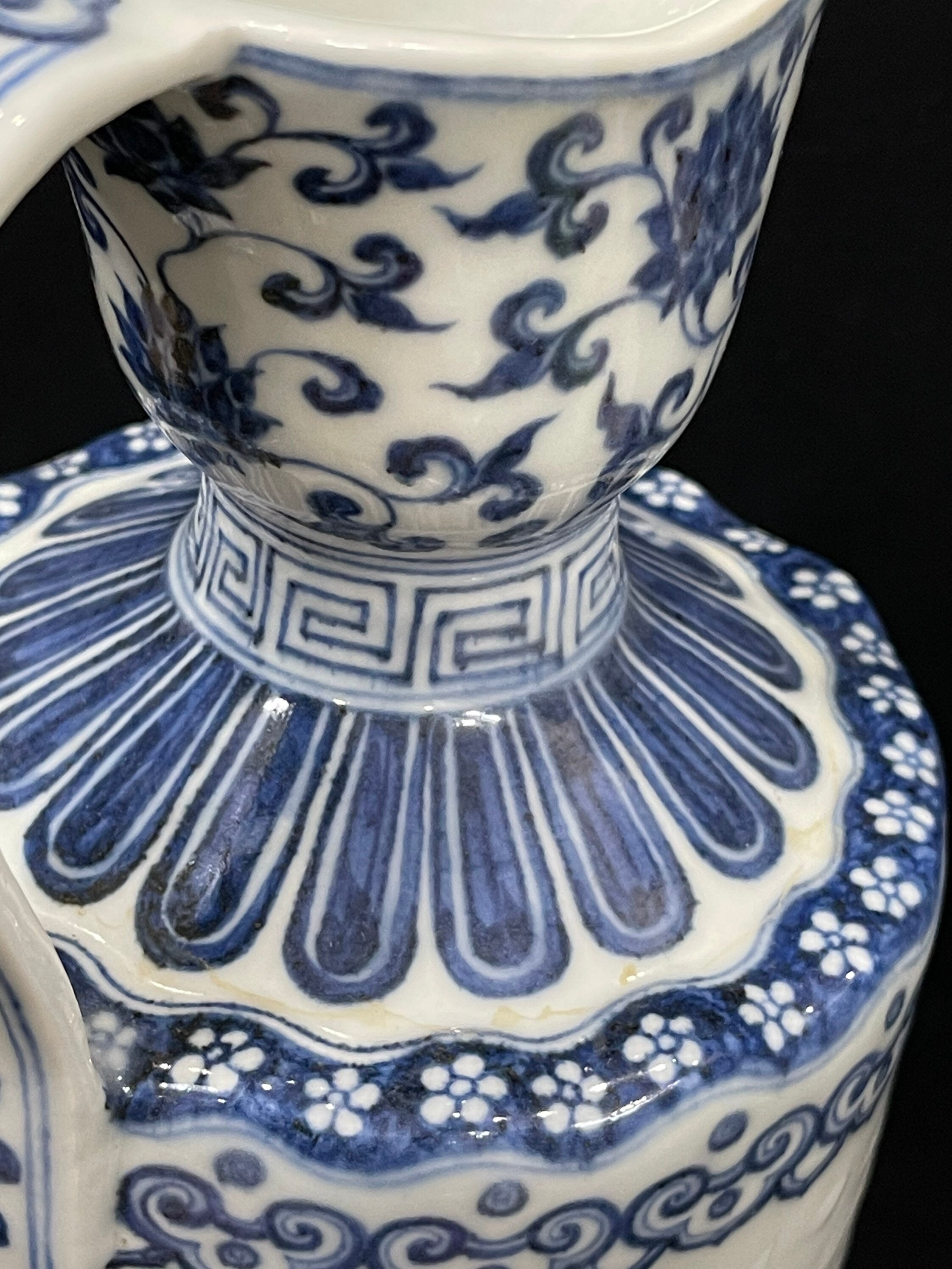 中国磁器：菊と魚が描かれた青白ワインの花瓶 - Etsy 日本