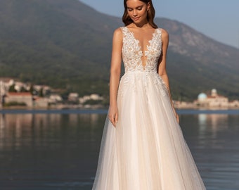 Timeless Elegant A line Weddind Dress, Short Sleeve Bridal Dress, Lace Wedding Dress with Glitter,Tulle Bridal dress