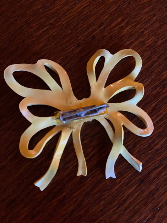 Double Ribbon Plastic / Celluloid Brooch - Full o… - image 3