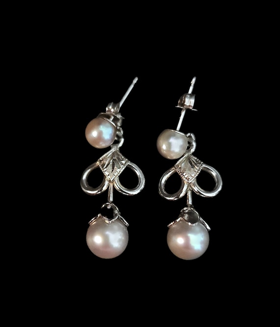 Vintage light gray Pearl and sterling silver earri