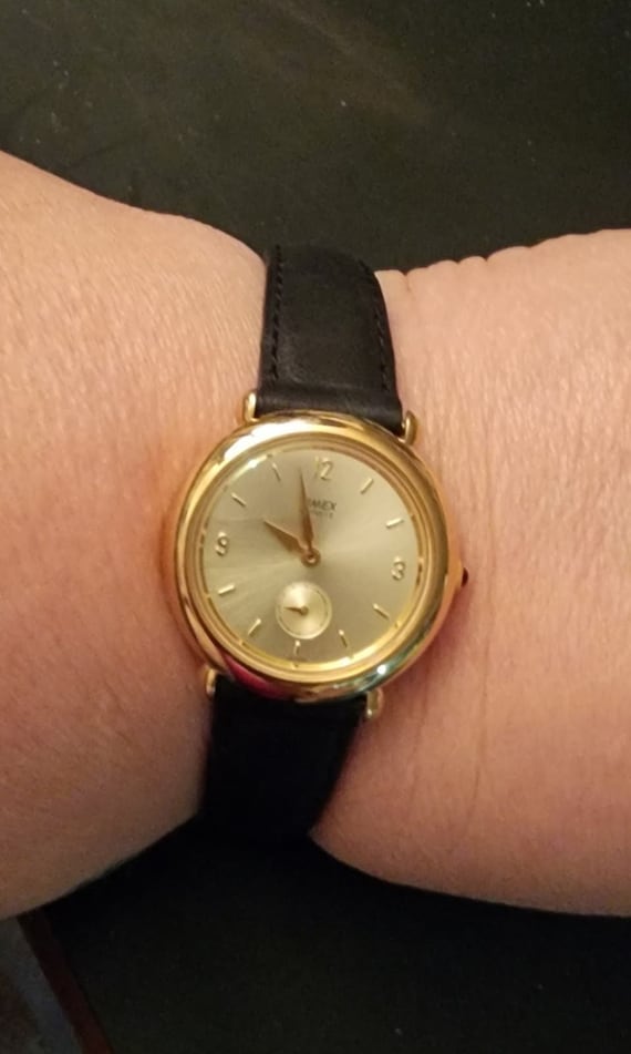 Vintage Timex Quartz Genuine Leather Watch