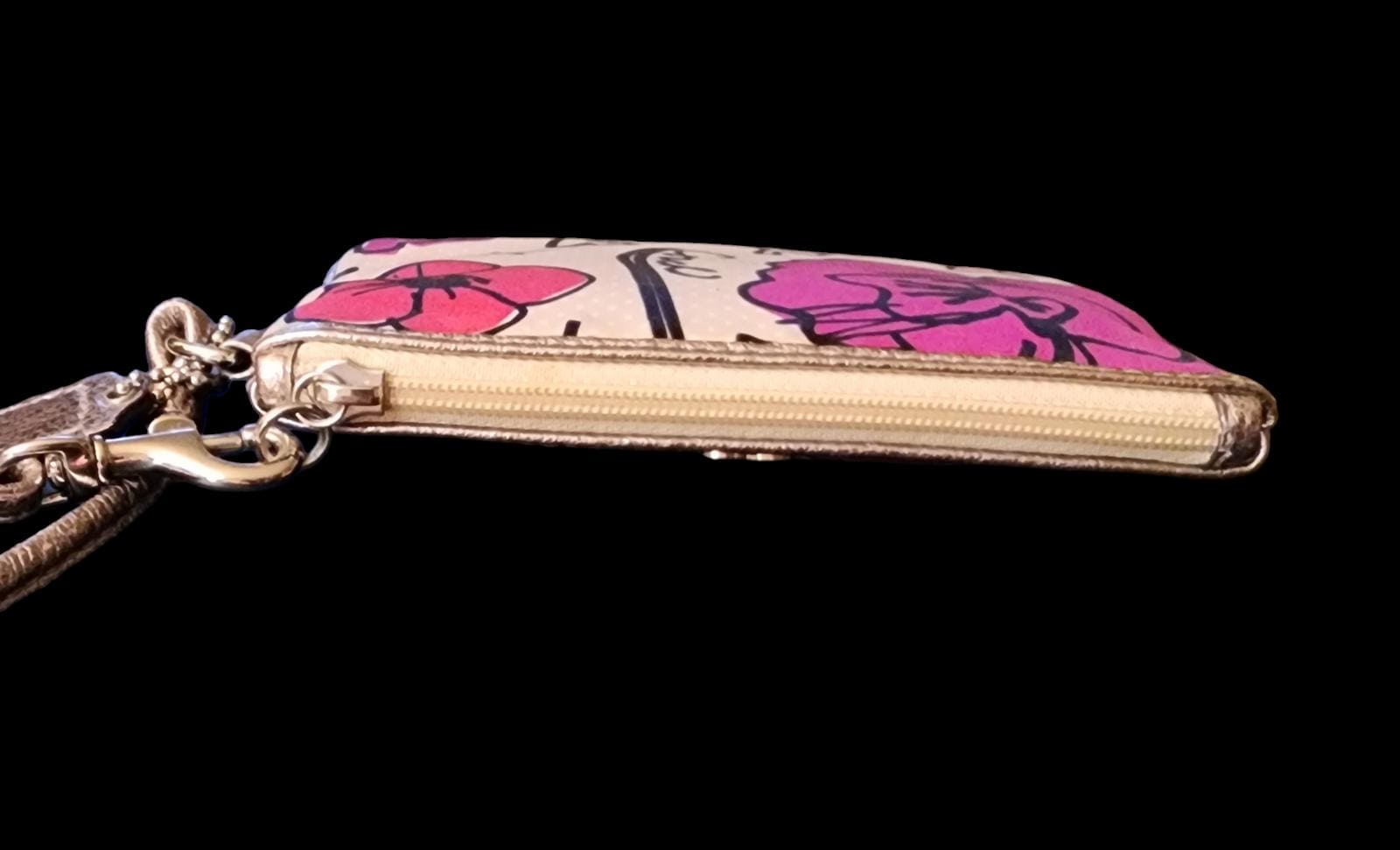 Limited Edition COACH Poppy Kyra Pop Art Wristlet Pink Floral