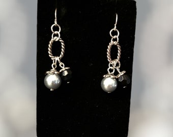 Earrings simulated pearl and onyx