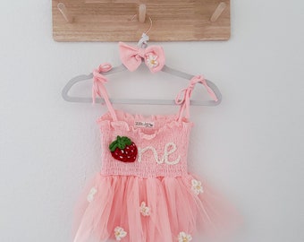 Baby Tutu - Babyverjaardagsoutfit - handgeborduurde kleding - babyoutfit voor speciale gelegenheden