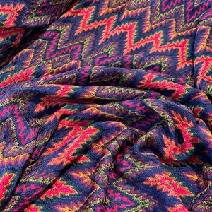 Knit Red-Blue Transition Zigzag Knit Fabric