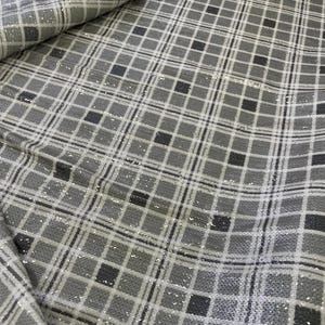 Tela elástica en dos direcciones - Tela gris a cuadros con lentejuelas: Material brillante a cuadros para coser
