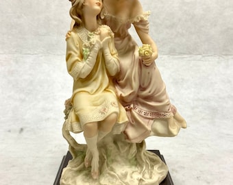 Figura vintage de Armani Capodimonte / Madre e hija con rosas / Giuseppe Armani / Fabricada en Italia