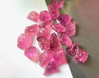 未処理ピンクトルマリン原石：50個、6～8mm - Etsy 日本