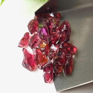 20 Raw Rhodolite Garnet Crystals: Natural Rough Gemstones (9-13 MM)
