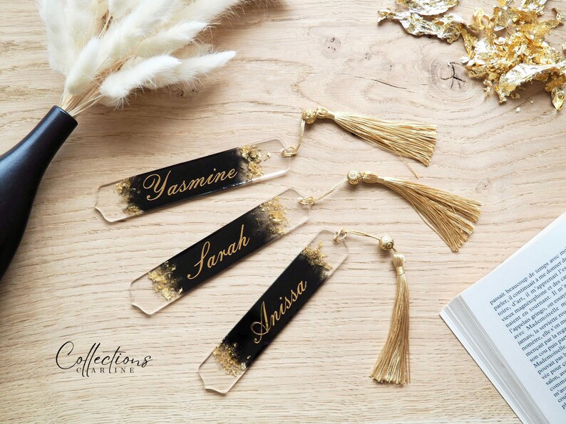 Gold and black first name bookmark in resin, handmade. Gift idea image 1