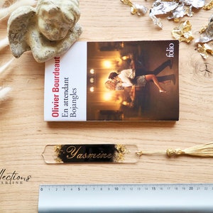 Gold and black first name bookmark in resin, handmade. Gift idea image 6