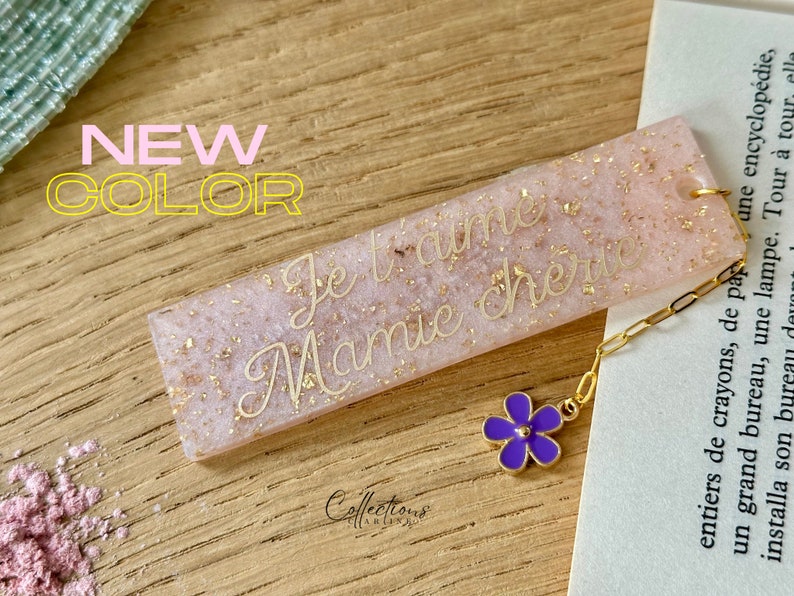 Personalized flower bookmark in resin gold pink white purple green or blue. Gift idea Rose