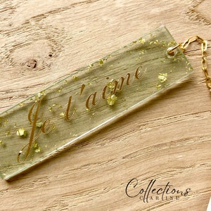 Personalized flower bookmark in resin gold pink white purple green or blue. Gift idea Vert