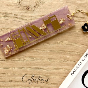Personalized flower bookmark in resin gold pink white purple green or blue. Gift idea Violet